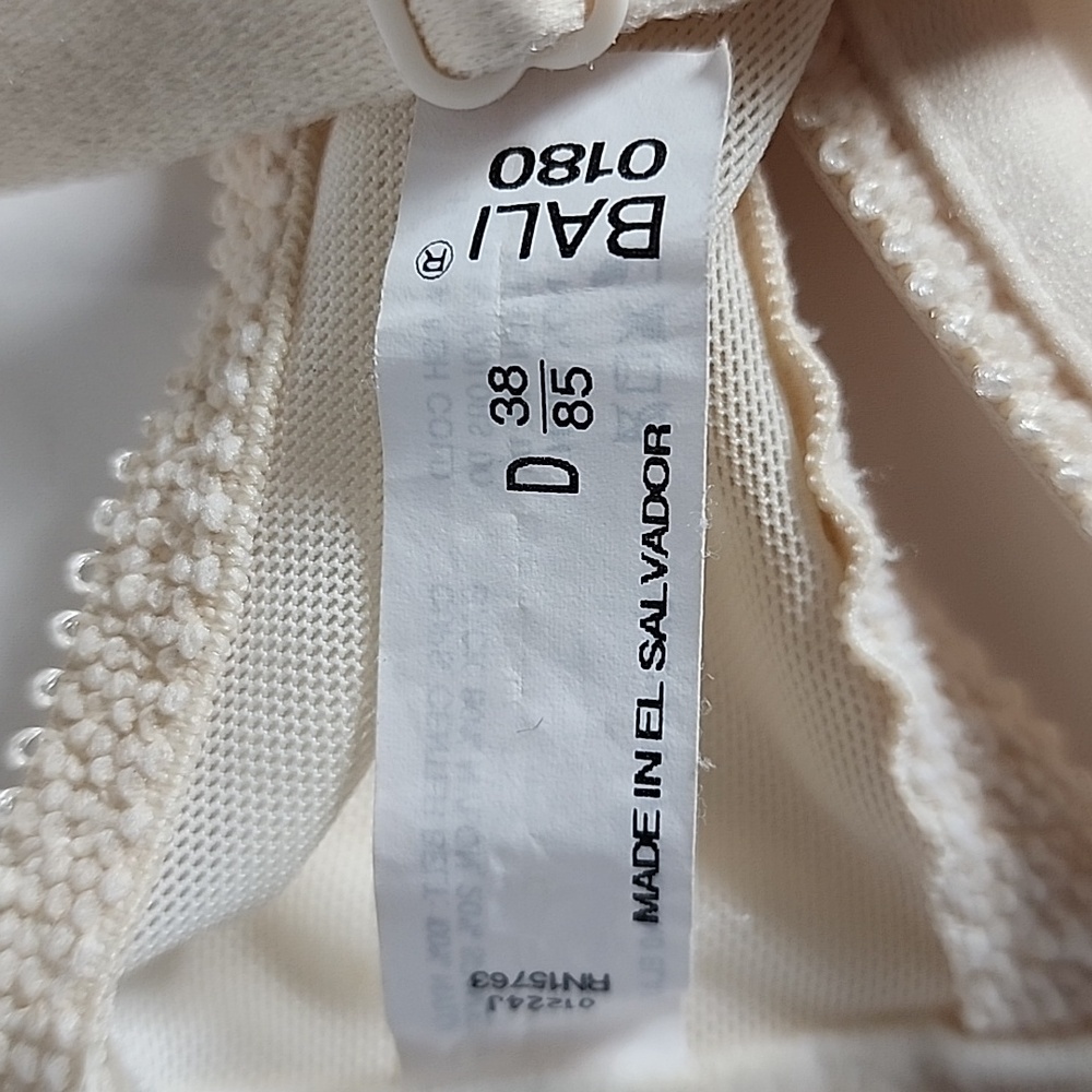 Bali cream underwire lace bra. - Picture 6 of 12